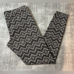 Mossimo Women’s Gray & White Leggings. Clean & in Great Condition Size XL/TG. $6